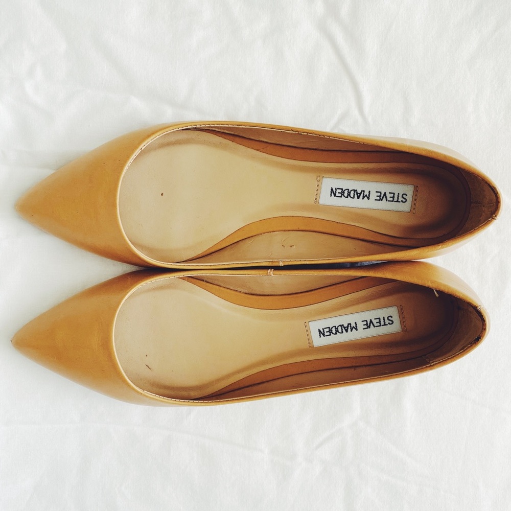 Steve Madden 6.5M Nude Leather Pointed Flats